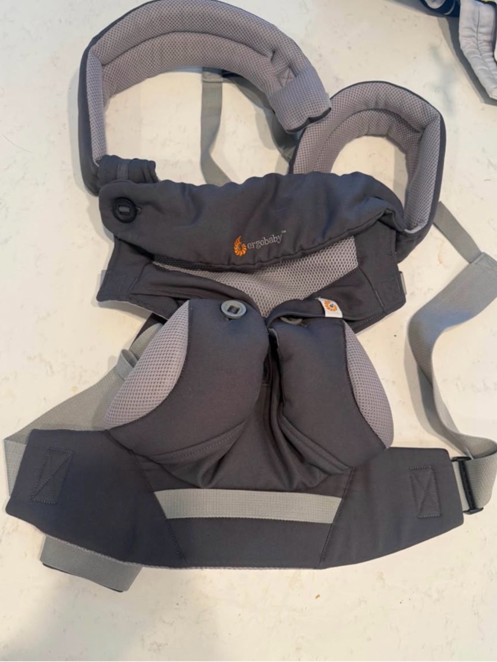 Ergobaby 360 Charcoal Gray Mesh Carrier